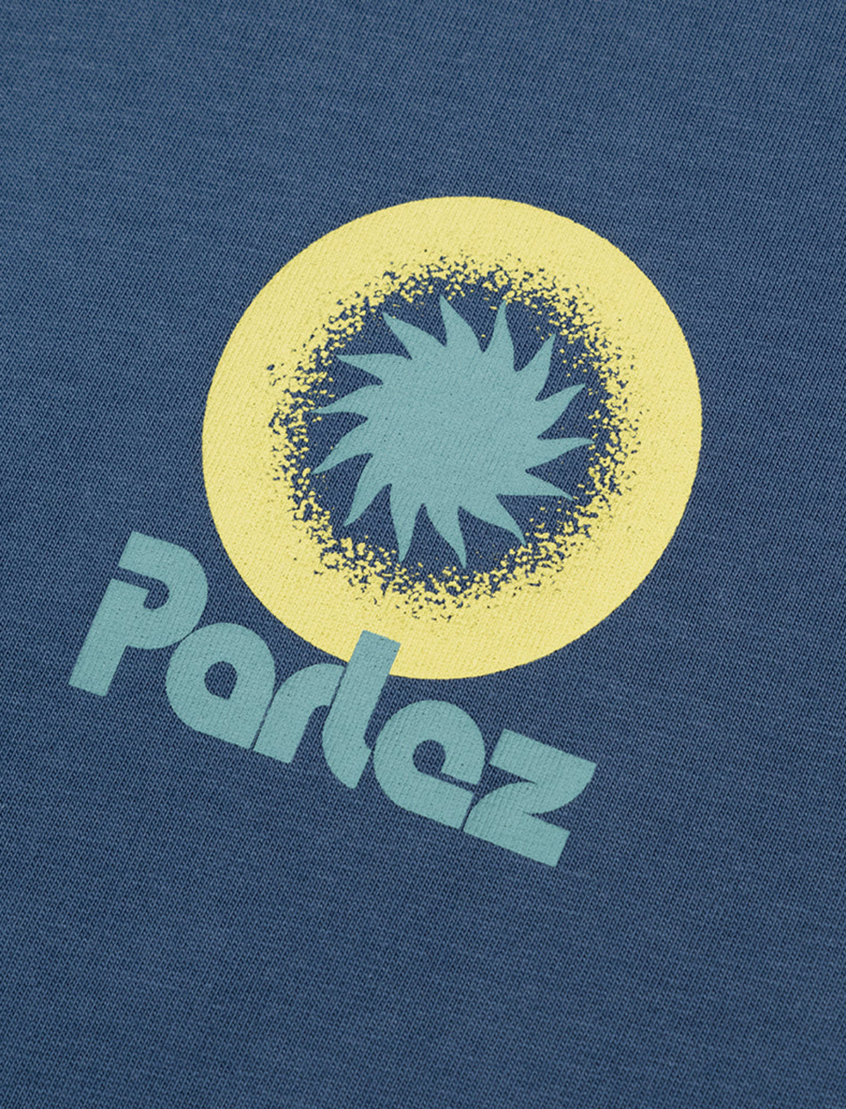 Logo with a sun design and 'Parlez' text on a blue background