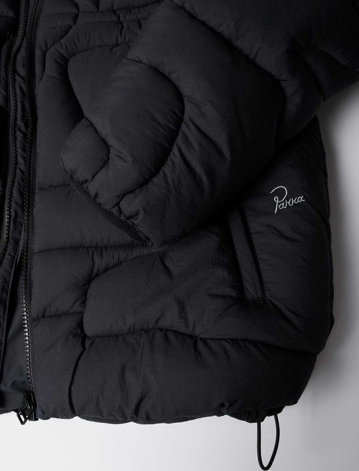 By Parra Boring Village Puffer Jacket Black detail