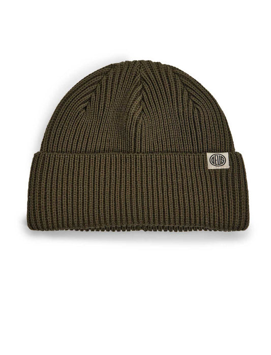 deus ex machina pill merino Green beanie with a brand label on a white background